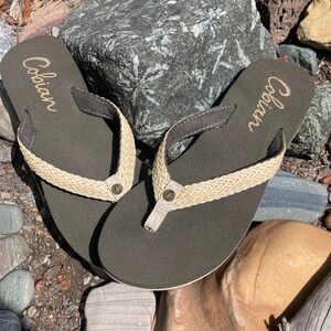 Cobian women’s eight flip-flops new with tags on bottom